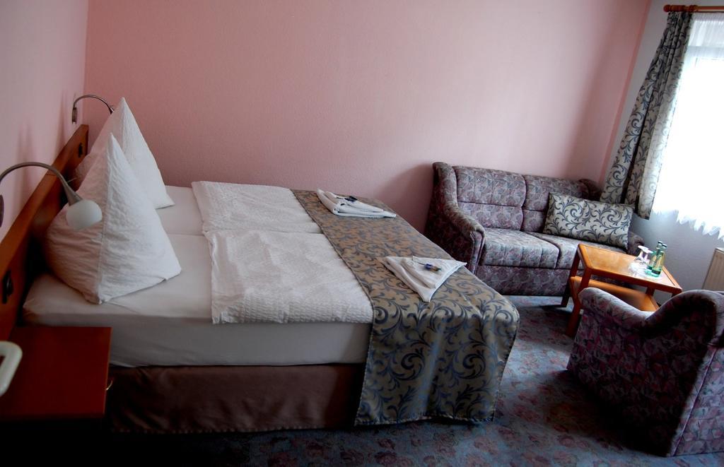 Hotel Am Markt Eckartsberga エクステリア 写真
